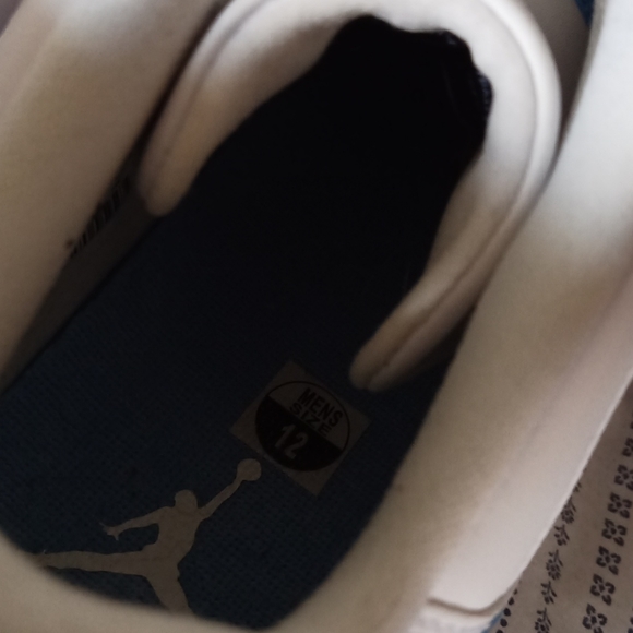 Jordan 11 lows in carolina blue - Picture 8 of 12